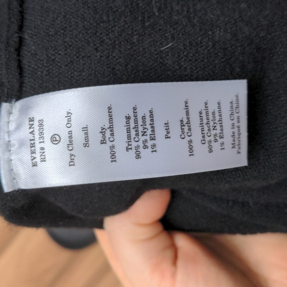 Everlane Cashmere V-Neck Midi Dress - Picture 6 of 6